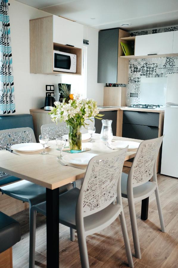 Mobil Home Xxl2 4 Chambres - Camping Chateau La Foret Saint-Julien-des-Landes Экстерьер фото